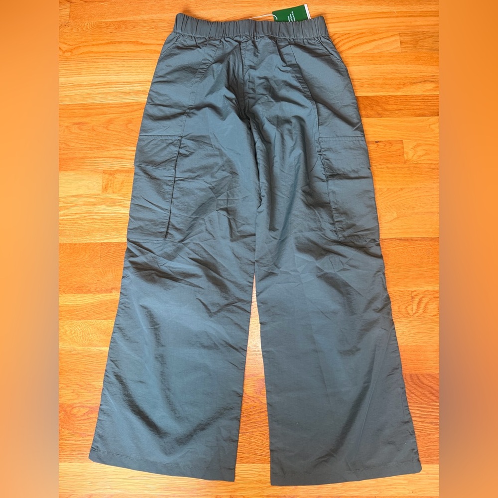 Halara Cargo Pants NWT Medium Wide Leg Green Nylon Travel Casual - Picture 7 of 10
